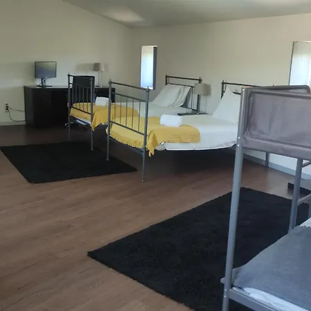 Casa Do Caseiro * Outeiro Maior